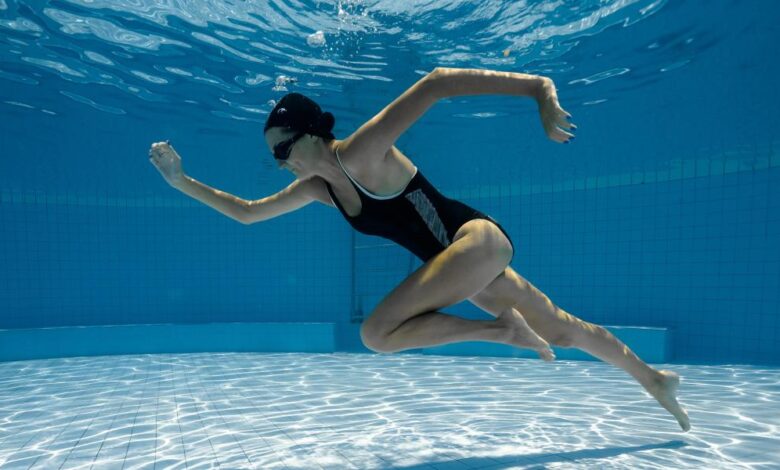 Combina natación y bicicleta para adelgazar de forma efectiva: ¡descubre cómo!